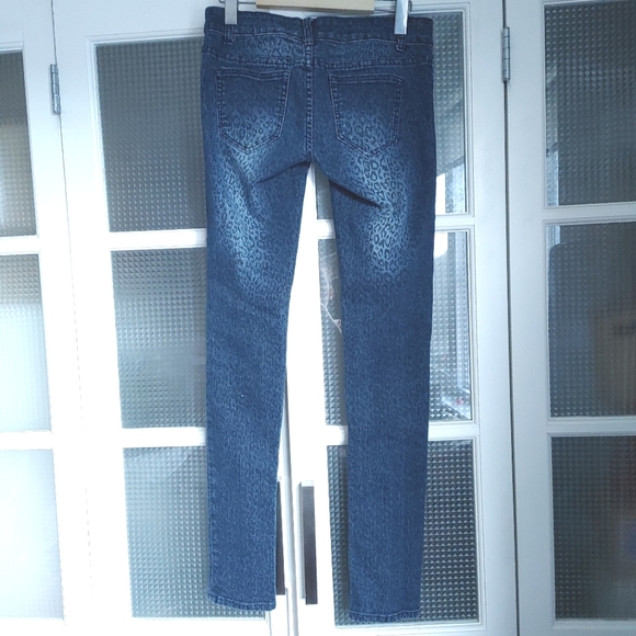 3/$25 Seductions Blue Animal Print Jeans - Picture 5 of 8